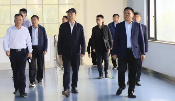 中國(guó)工程院院士任發(fā)政蒞臨花花牛乳業(yè)集團(tuán)調(diào)研指導(dǎo)工作 中國(guó)工程院院士任發(fā)政蒞臨花花牛乳業(yè)集團(tuán)調(diào)研指導(dǎo)工作