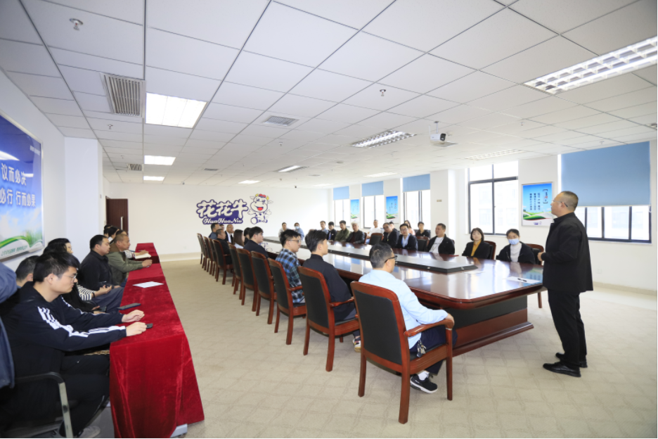 增強消防意識，筑牢安全底線丨花花牛乳業(yè)集團組織消防應(yīng)急演練