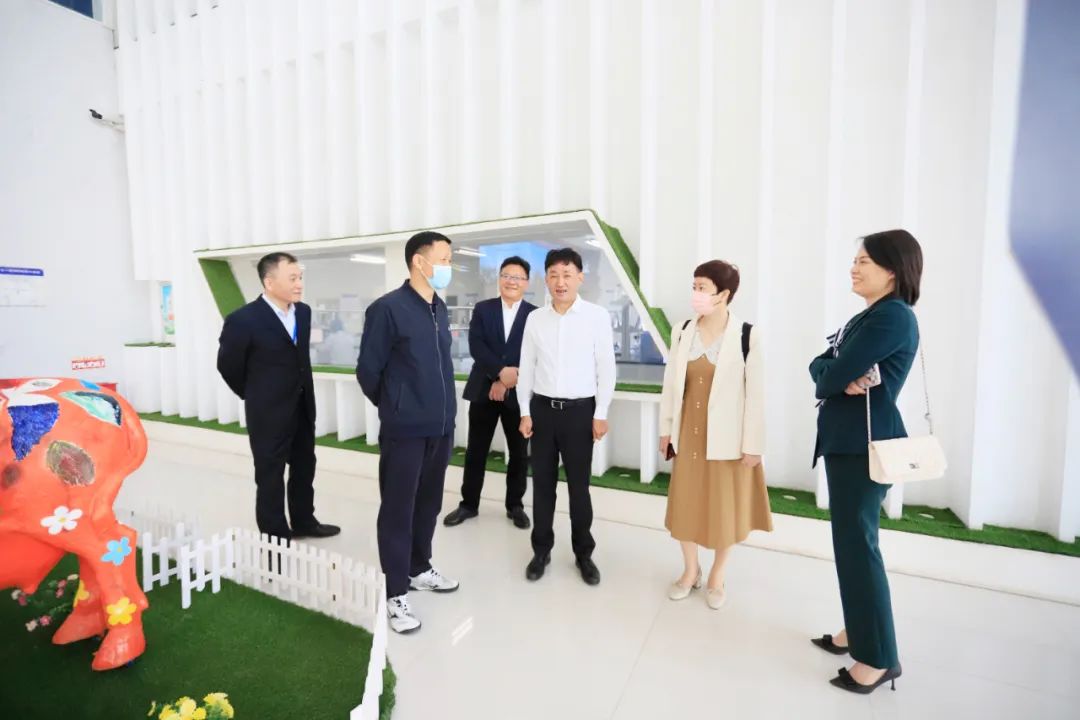 花花牛| 省農(nóng)投集團(tuán)董事長李曉寰一行蒞臨花花牛調(diào)研指導(dǎo)工作 花花牛| 省農(nóng)投集團(tuán)董事長李曉寰一行蒞臨花花牛調(diào)研指導(dǎo)工作