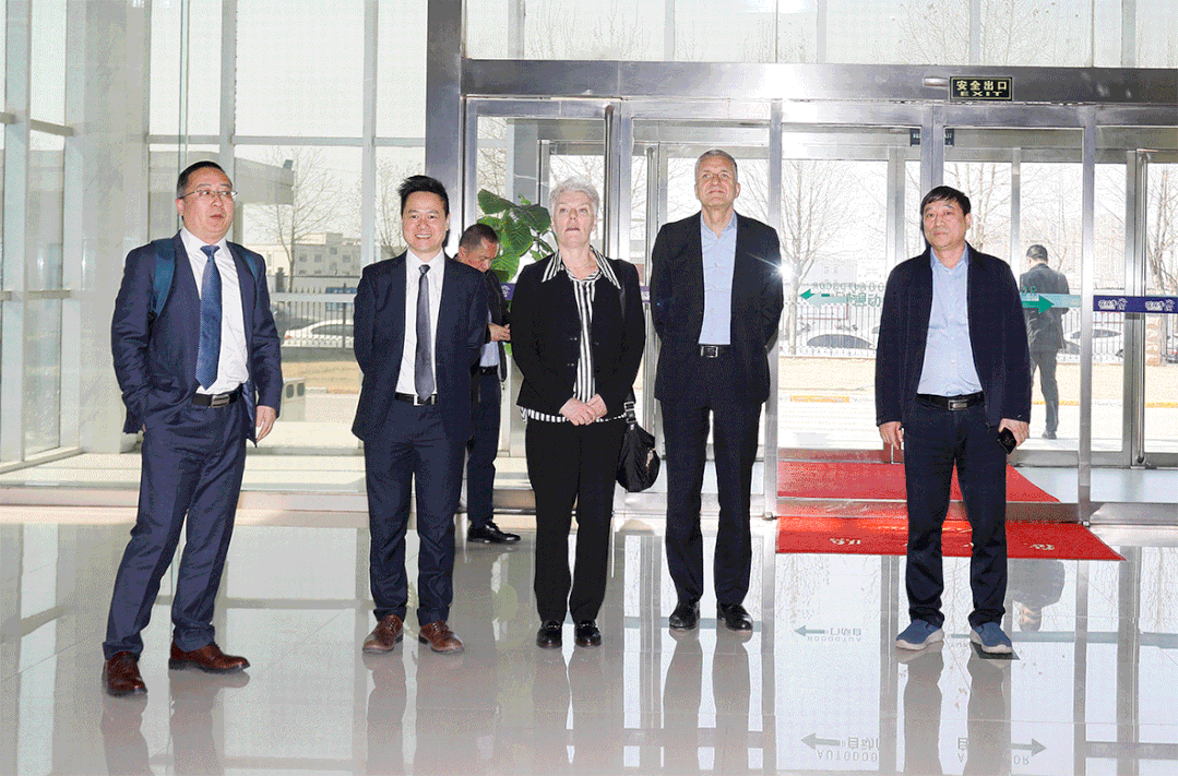 深化合作交流 互信共贏發(fā)展丨瑞典愛克林公司首席執(zhí)行官 Ms.Marie Samuelsson 一行蒞臨花花牛乳業(yè)集團參觀座談 深化合作交流 互信共贏發(fā)展丨瑞典愛克林公司首席執(zhí)行官 Ms.Marie Samuelsson 一行蒞臨花花牛乳業(yè)集團參觀座談