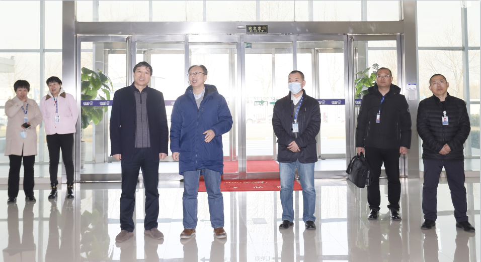 花花牛丨東北農(nóng)大食品學(xué)院院長、中原食品實(shí)驗(yàn)室首席科學(xué)家姜毓君教授蒞臨花花牛乳業(yè)集團(tuán)調(diào)研