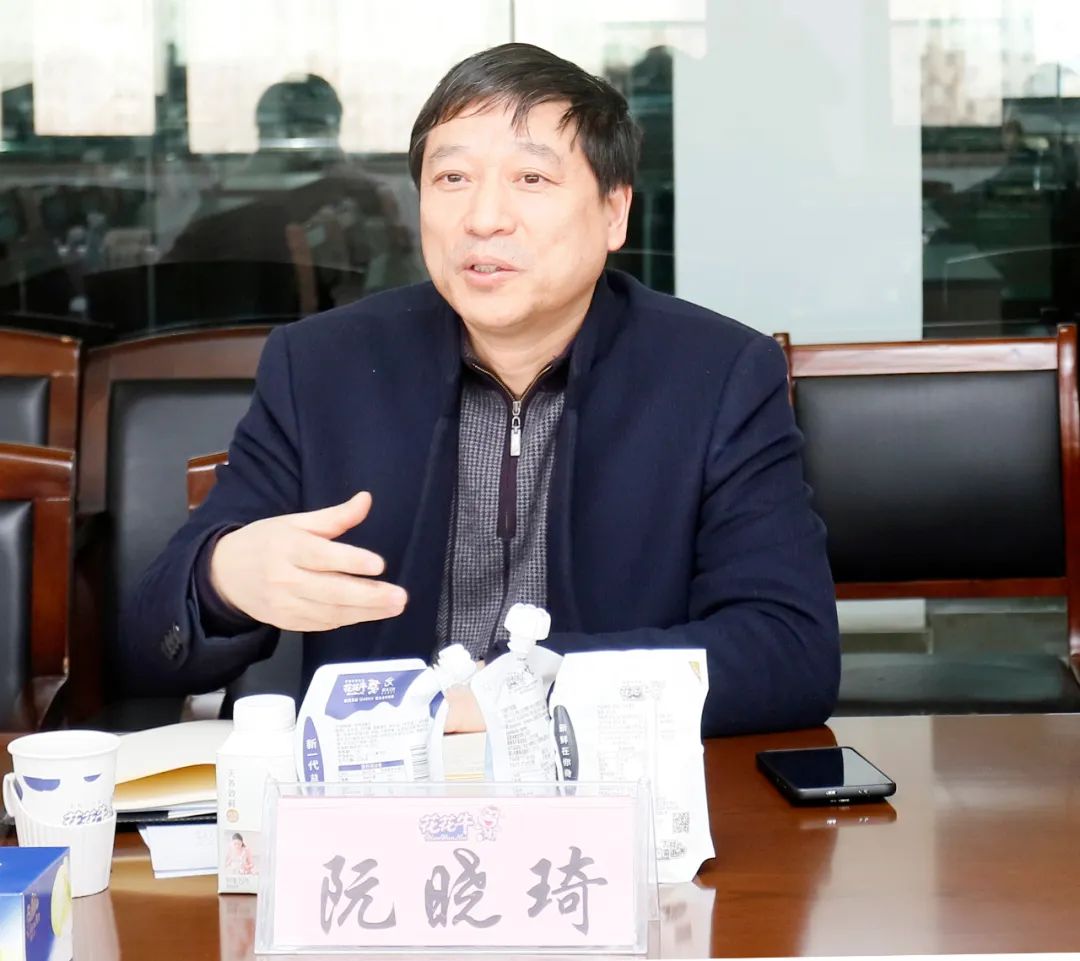 花花牛丨東北農(nóng)大食品學(xué)院院長、中原食品實(shí)驗(yàn)室首席科學(xué)家姜毓君教授蒞臨花花牛乳業(yè)集團(tuán)調(diào)研