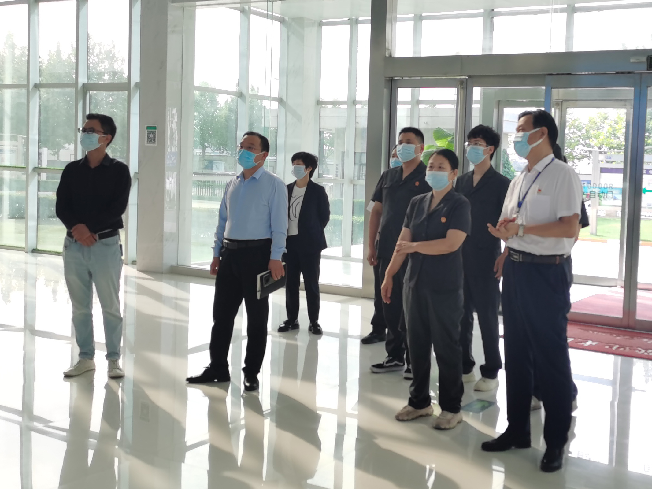 花花牛 | 鄭州市管城區(qū)法院知產(chǎn)審判服務(wù)企業(yè)座談會(huì)在花花牛乳業(yè)集團(tuán)召開