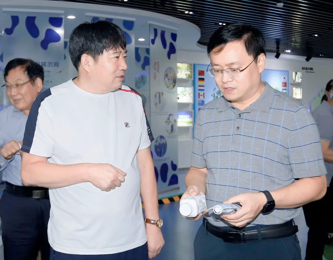 快訊｜社旗縣人民政府縣長關(guān)文波一行蒞臨花花牛乳業(yè)集團參觀考察