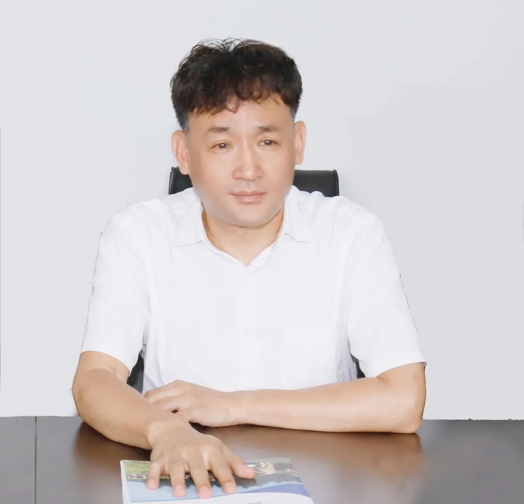 新蔡縣委書記邵奉公會(huì)見關(guān)曉彥董事長一行