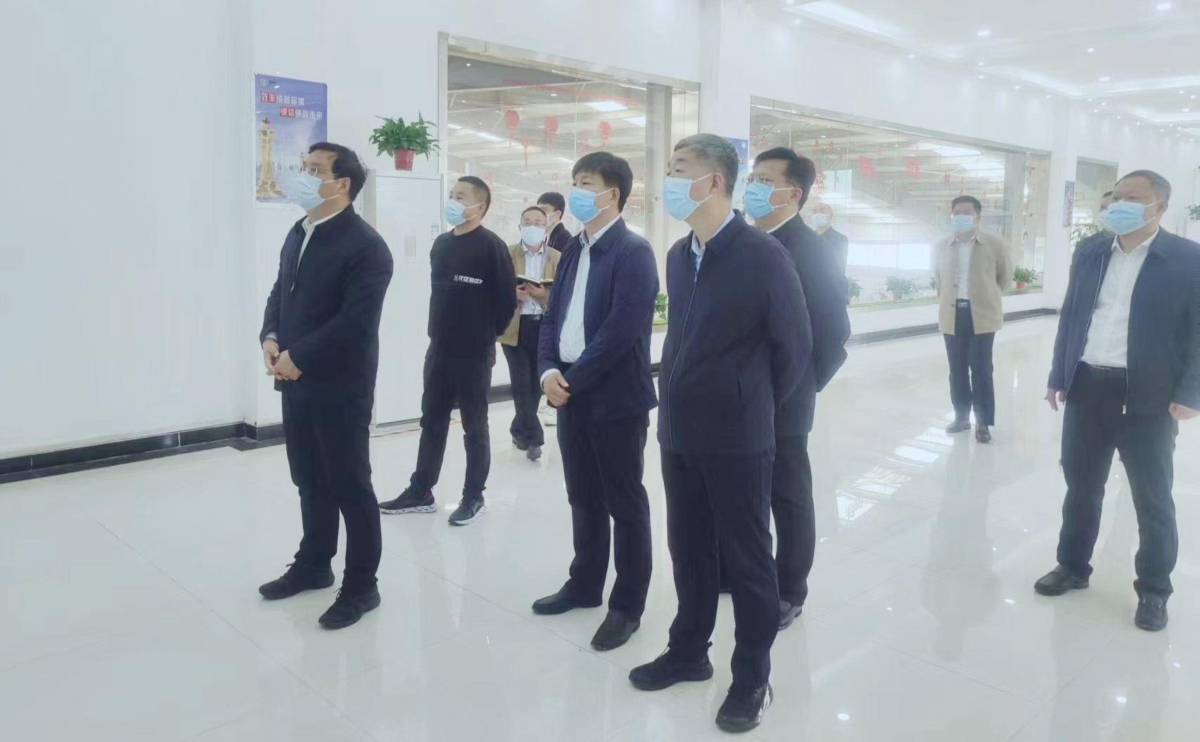 駐馬店市委副書(shū)記、市長(zhǎng)李躍勇一行 蒞臨花花牛乳業(yè)集團(tuán)新蔡豫信瑞亞牧場(chǎng)調(diào)研