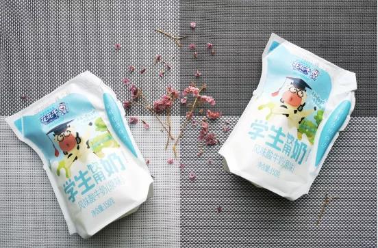花花牛首款愛(ài)克林低溫學(xué)生飲用酸牛奶上市啦?。?！