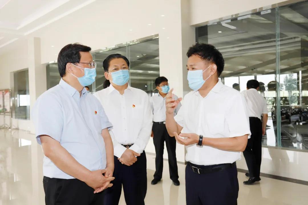 快訊 | 河南省委常委、省紀委書記、省監(jiān)委主任任正曉蒞臨花花牛乳業(yè)集團新蔡瑞亞牧場調(diào)研