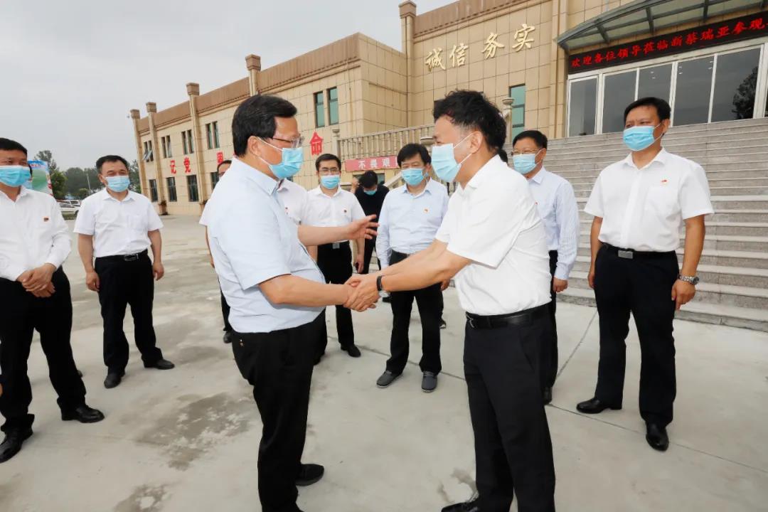 快訊 | 河南省委常委、省紀委書記、省監(jiān)委主任任正曉蒞臨花花牛乳業(yè)集團新蔡瑞亞牧場調(diào)研