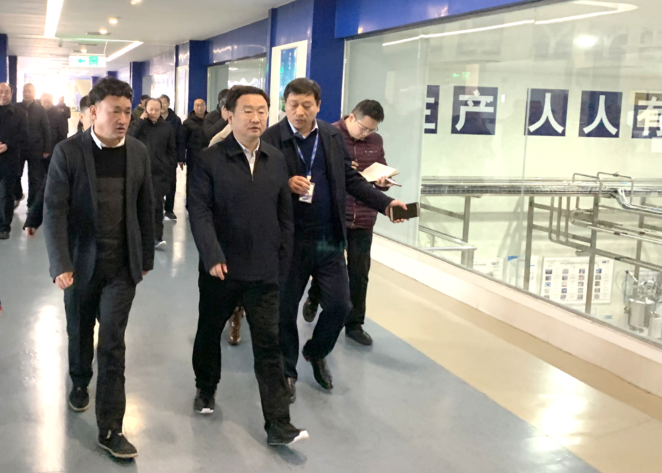 鄭州市委副書記、市長王新偉蒞臨花花牛乳業(yè)集團(tuán)調(diào)研