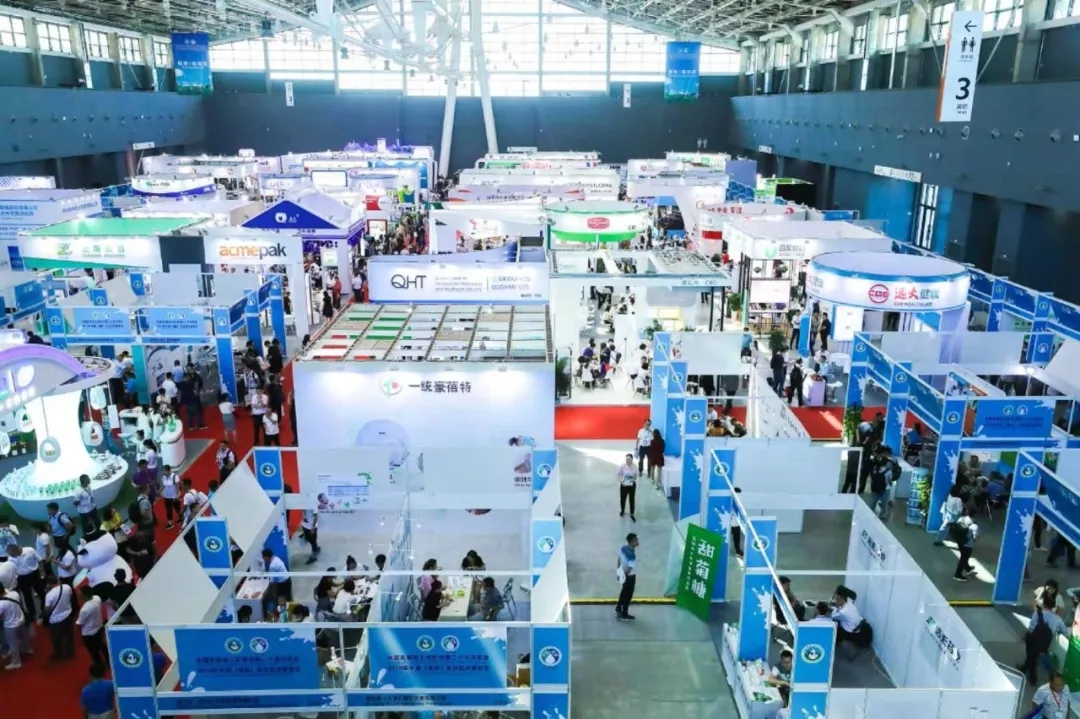 中國乳制品工業(yè)協(xié)會第二十五次年會召開！花花?？偛枚T峰獲“振興乳業(yè)領(lǐng)軍人”榮譽稱號