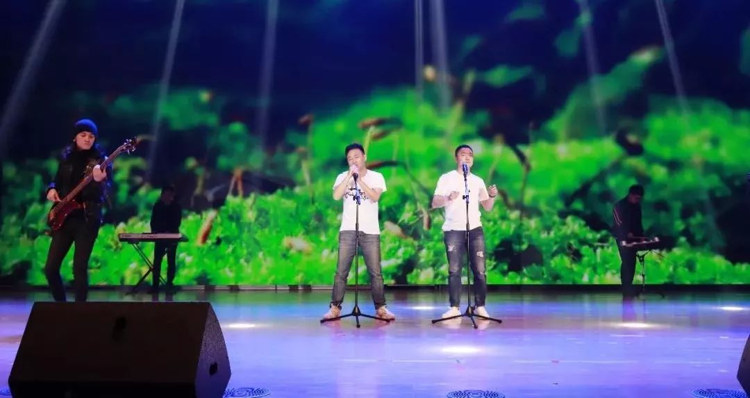 “贏在2019”，花花牛乳業(yè)集團(tuán)2019年新春晚會(huì)盛大開幕