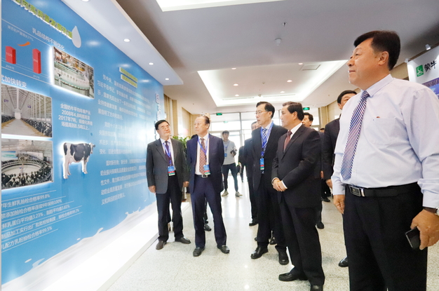 花花牛亮相中國奶業(yè)20強(qiáng)呼倫貝爾峰會(huì)，共話中國奶業(yè)振興！