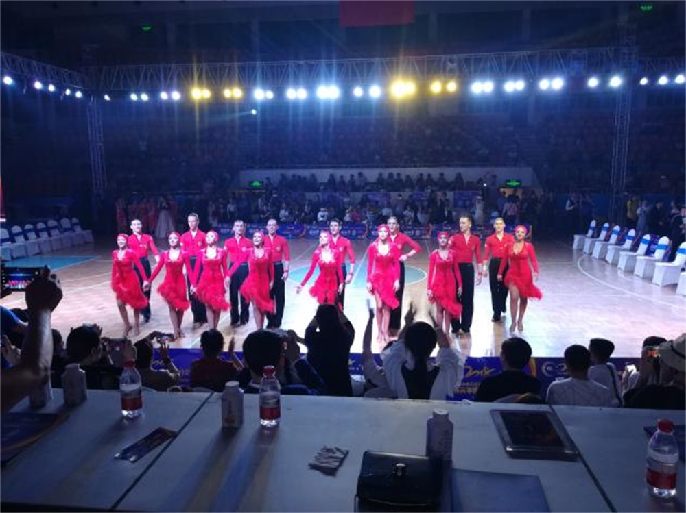 YDC河南中心全國第二屆“藍月獎”暨“花花牛杯” 第七屆中俄舞蹈對抗賽五一勞動節(jié)開賽