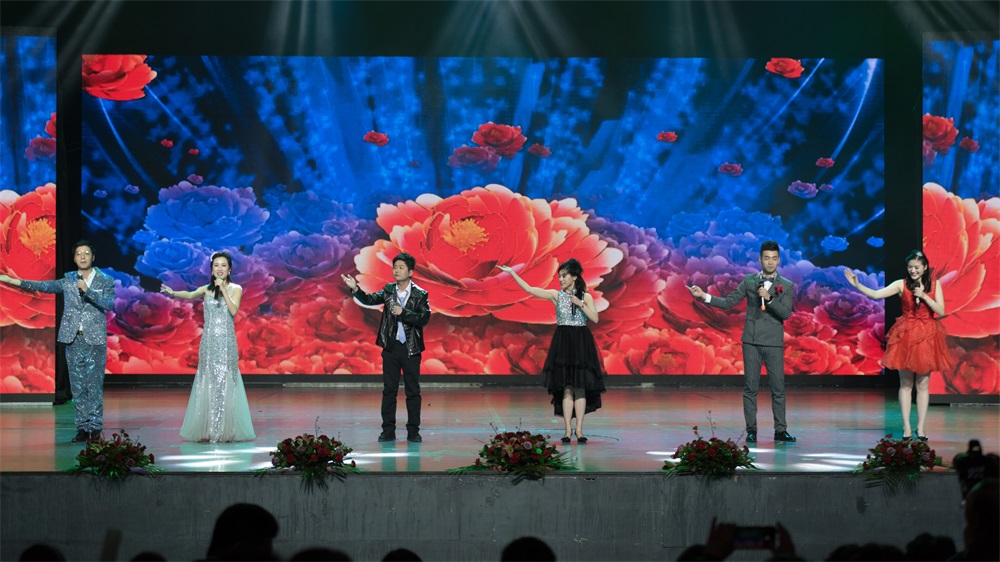 “不忘初心、聚力前行” 花花牛集團(tuán)2018迎新春聯(lián)歡會(huì)隆重舉行