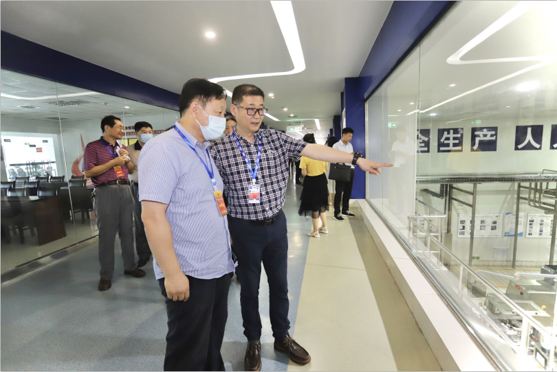 快訊|鄭州市人大代表蒞臨河南花花牛乳業(yè)集團參觀調(diào)研