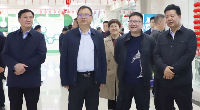 花花牛丨駐馬店市遂平縣政協(xié)黨組書記、主席張衛(wèi)東一行蒞臨花花牛魯山瑞亞牧場參觀