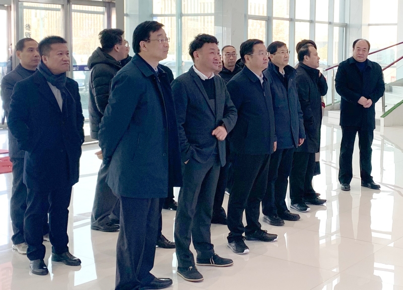 鄭州市委副書記、市長王新偉蒞臨花花牛乳業(yè)集團調研